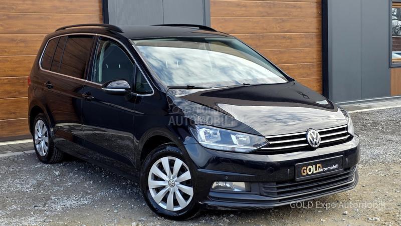 Volkswagen Touran 1.6 HIGHLINE 7SED