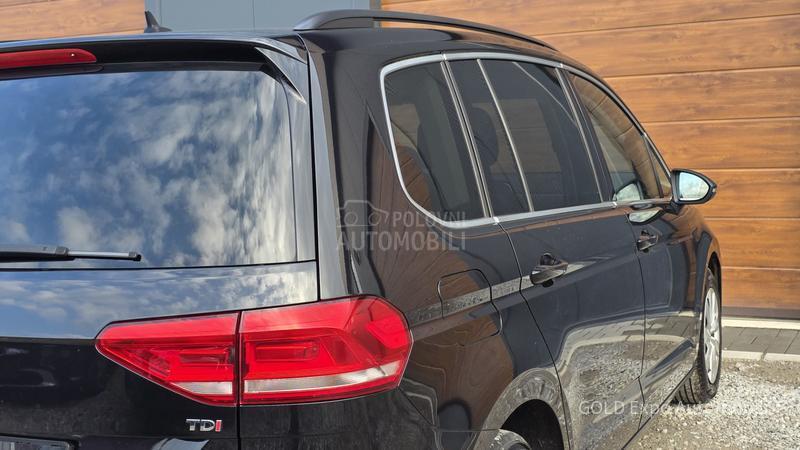Volkswagen Touran 1.6 HIGHLINE 7SED