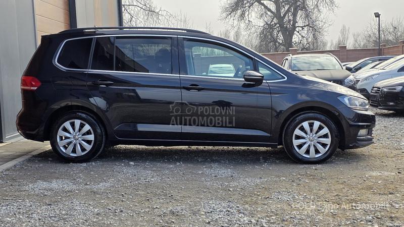 Volkswagen Touran 1.6 HIGHLINE 7SED