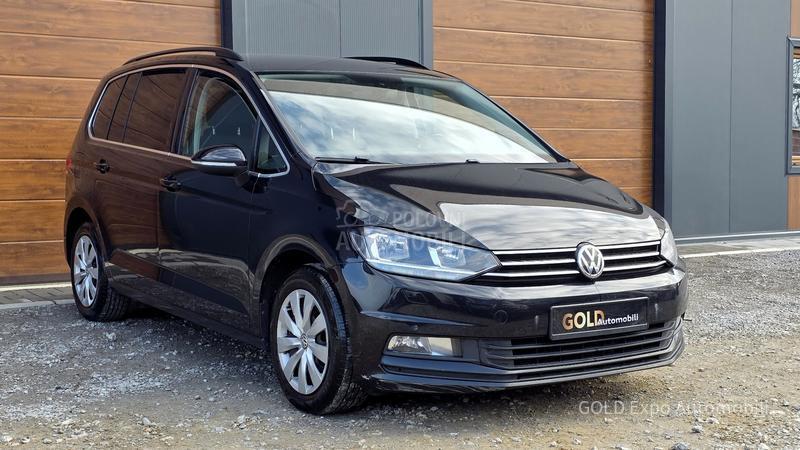 Volkswagen Touran 1.6 HIGHLINE 7SED