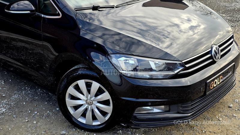 Volkswagen Touran 1.6 HIGHLINE 7SED