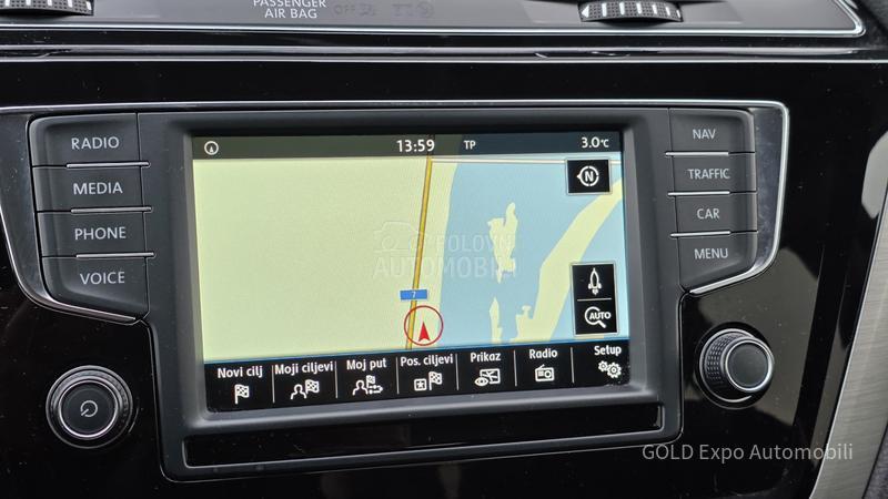 Volkswagen Touran 1.6 HIGHLINE 7SED