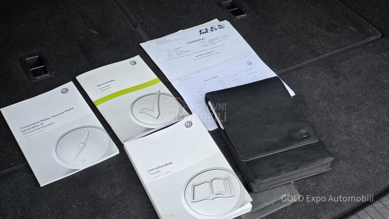 Volkswagen Touran 1.6 HIGHLINE 7SED