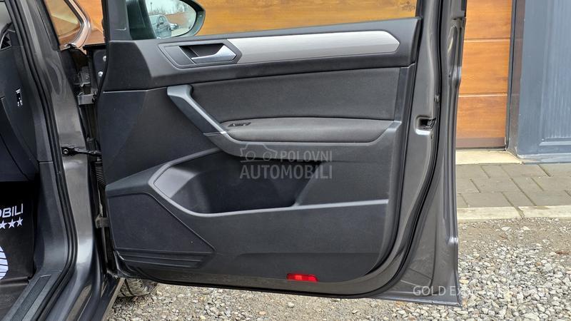 Volkswagen Touran 2.0 TDi 7SD HIGHLINE
