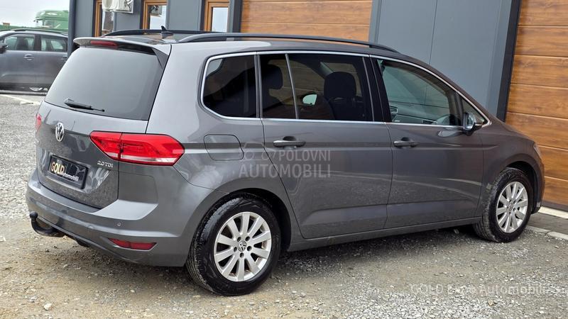 Volkswagen Touran 2.0 TDi 7SD HIGHLINE