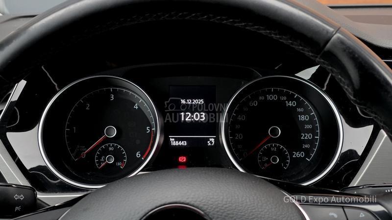 Volkswagen Touran 2.0 TDi 7SD HIGHLINE