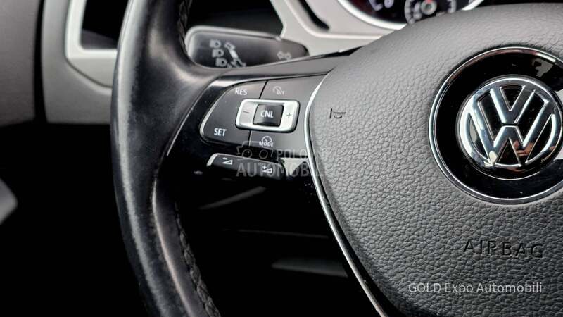Volkswagen Touran 2.0 TDi 7SD HIGHLINE