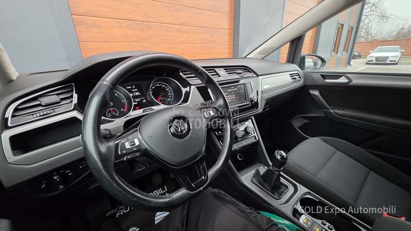 Volkswagen Touran 2.0 TDi 7SD HIGHLINE