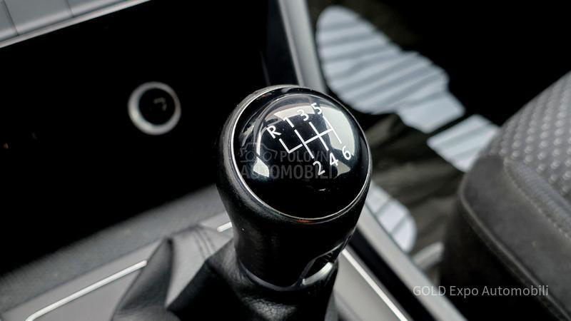 Volkswagen Touran 2.0 TDi 7SD HIGHLINE