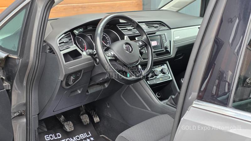 Volkswagen Touran 2.0 TDi 7SD HIGHLINE
