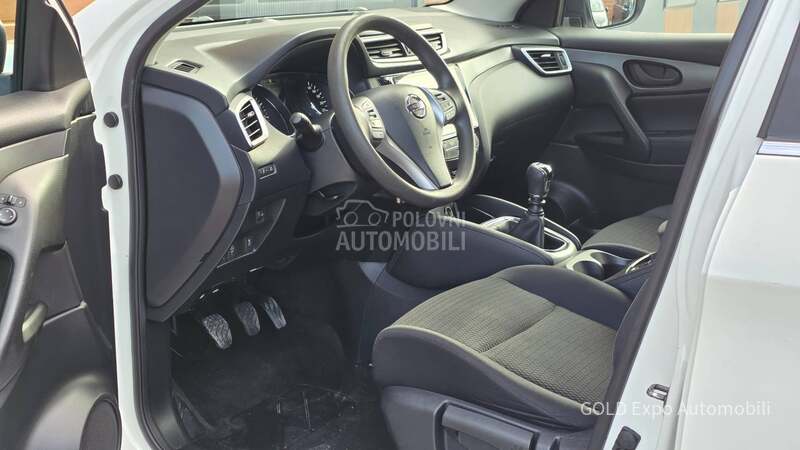 Nissan Qashqai 1.2 DIG-T 120K.M NOV