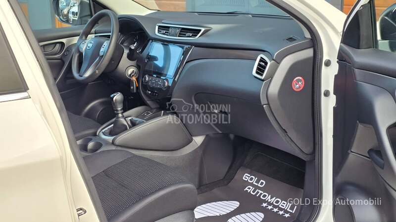 Nissan Qashqai 1.2 DIG-T 120K.M NOV
