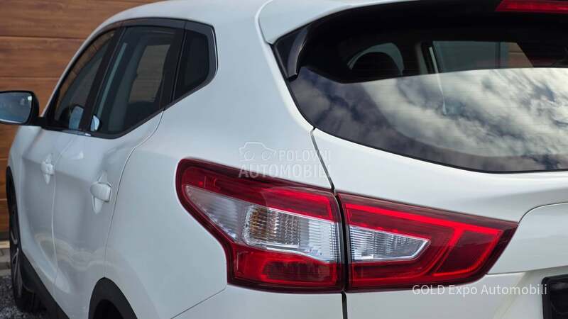 Nissan Qashqai 1.2 DIG-T 120K.M NOV