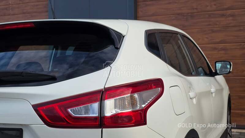 Nissan Qashqai 1.2 DIG-T 120K.M NOV
