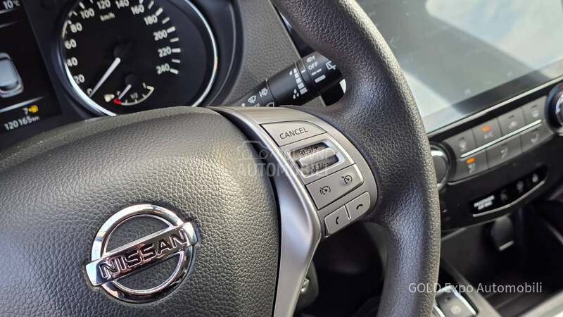Nissan Qashqai 1.2 DIG-T 120K.M NOV