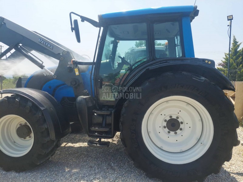 Valtra N101 FABRICKI UTOVARIVAC