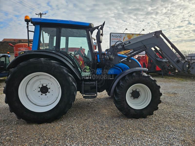 Valtra N101 FABRICKI UTOVARIVAC