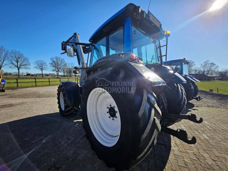 Valtra N101 FABRICKI UTOVARIVAC