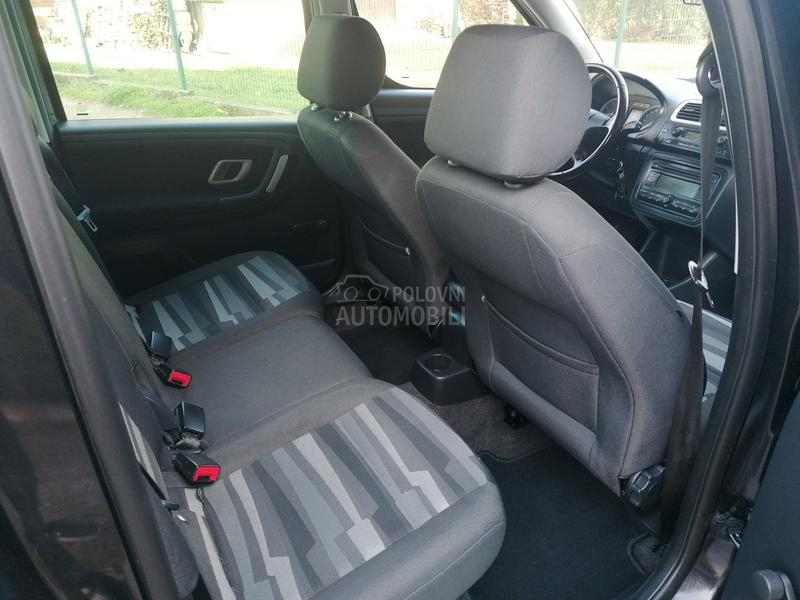 Škoda Roomster 1.4i REFERENCE CH