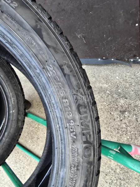 Kumho 225/45 R18 Zimska