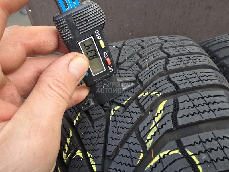 Kumho 225/45 R18 Zimska