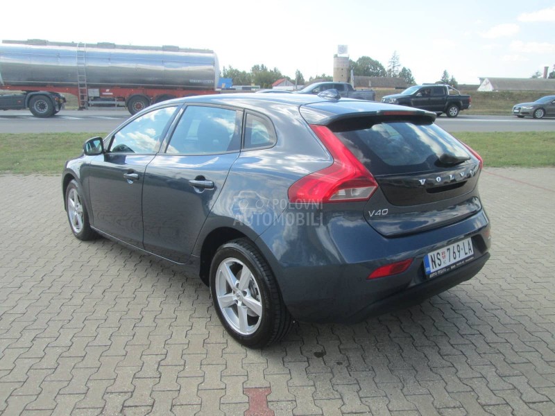 Volvo V40 2.0 b