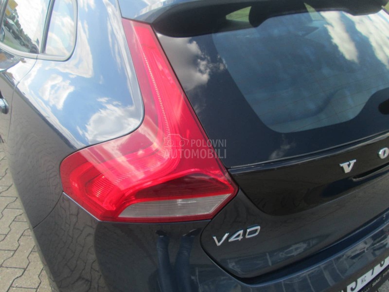 Volvo V40 2.0 b