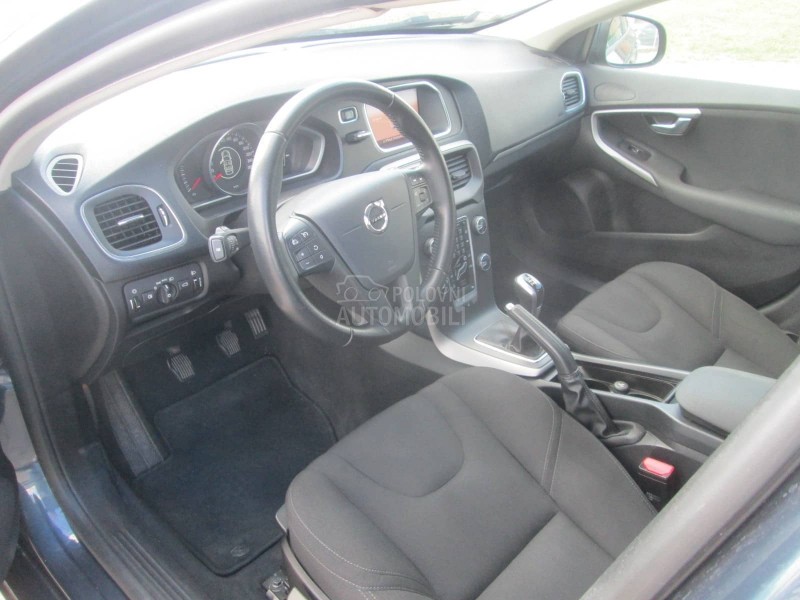 Volvo V40 2.0 b