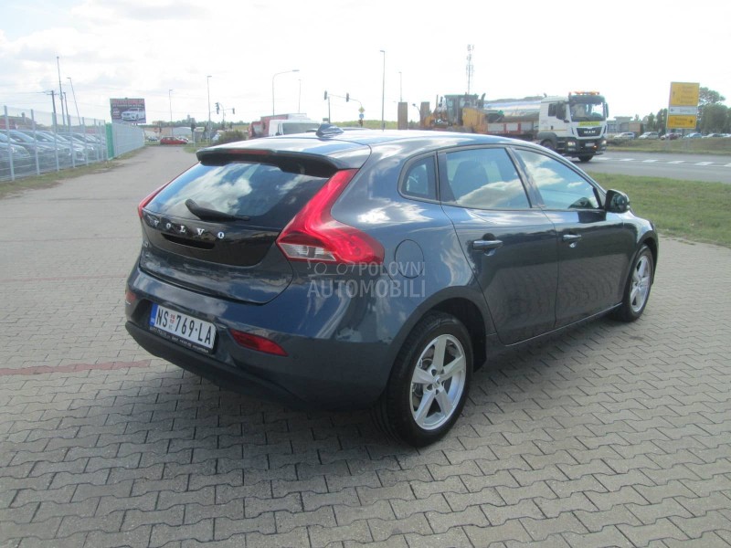 Volvo V40 2.0 b