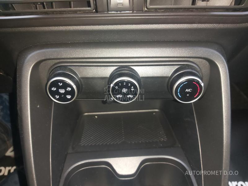 Citroen C3 PLUS 1.2 100