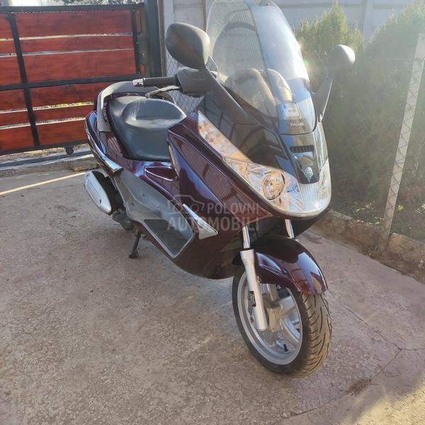 Piaggio X8
