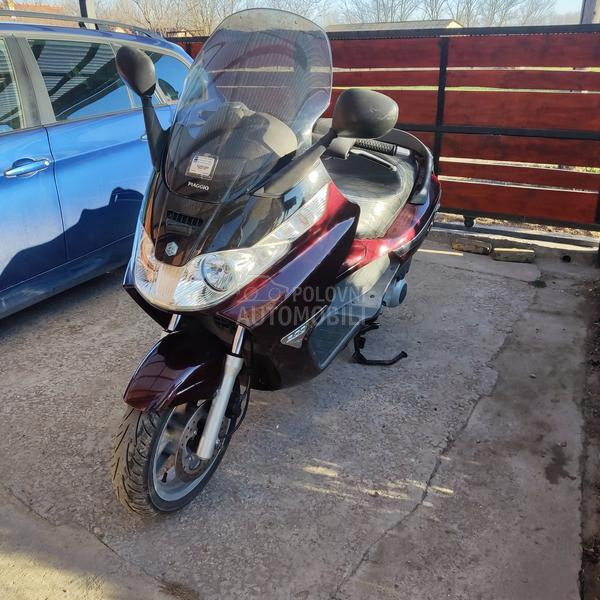 Piaggio X8