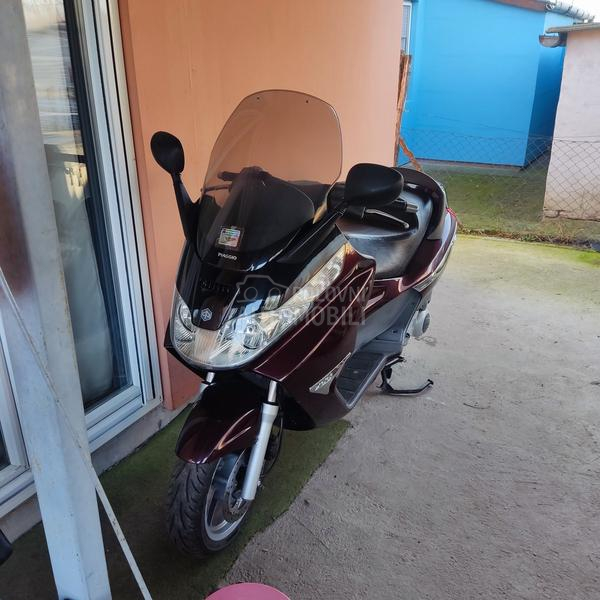 Piaggio X8