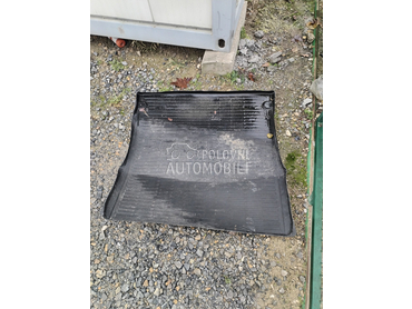 gumena obloga gepeka za Peugeot 308 od 2013. do 2020. god.