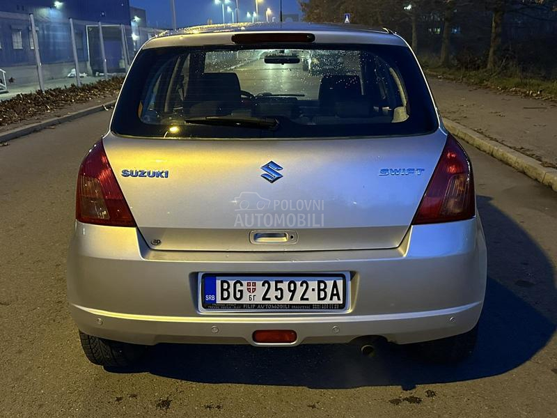 Suzuki Swift 