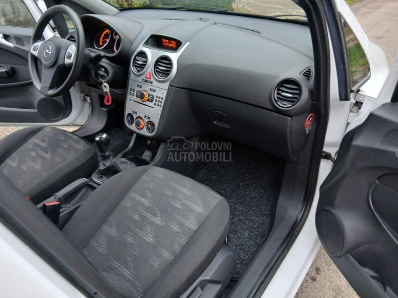 Opel Corsa D 1.4 B