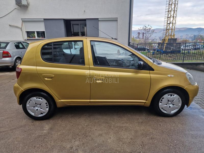 Toyota Yaris VREDI POGLEDATI