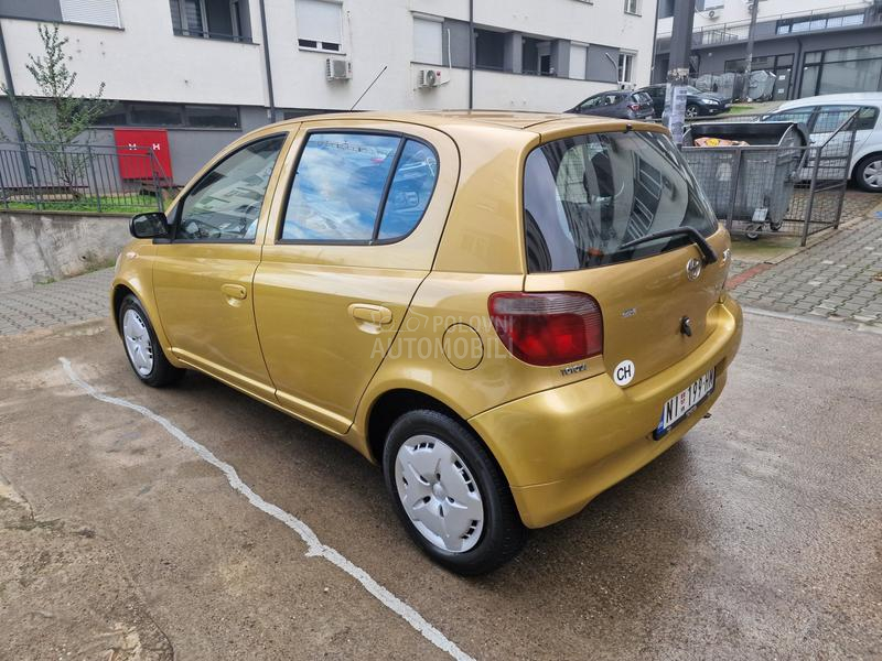 Toyota Yaris VREDI POGLEDATI