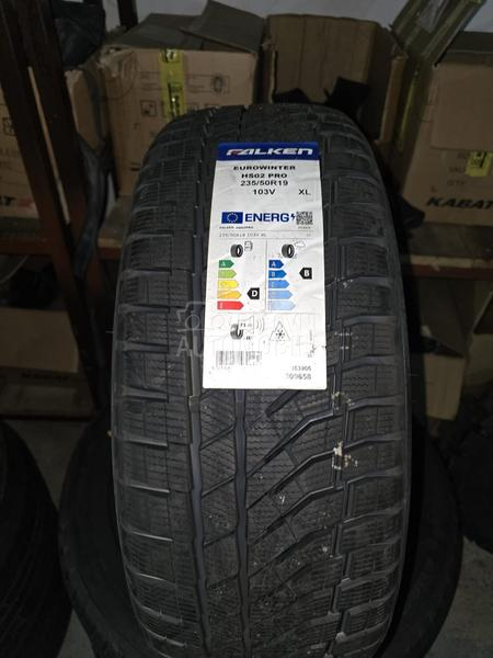 Falken 235/50 R19 Zimska