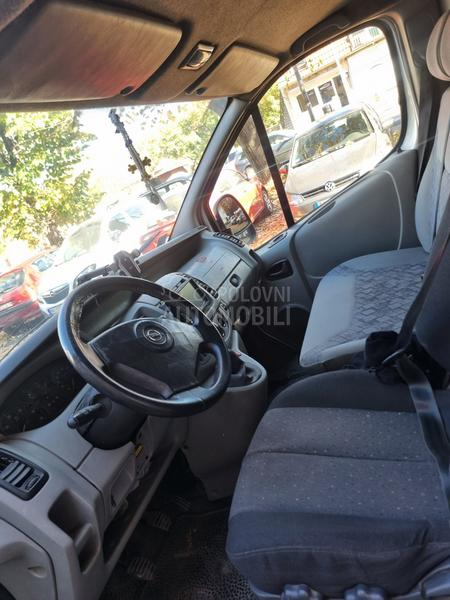 Opel Vivaro regg dobar
