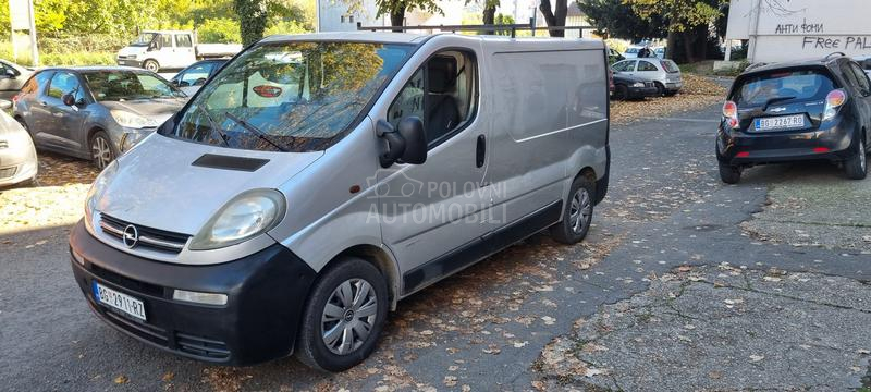 Opel Vivaro regg dobar