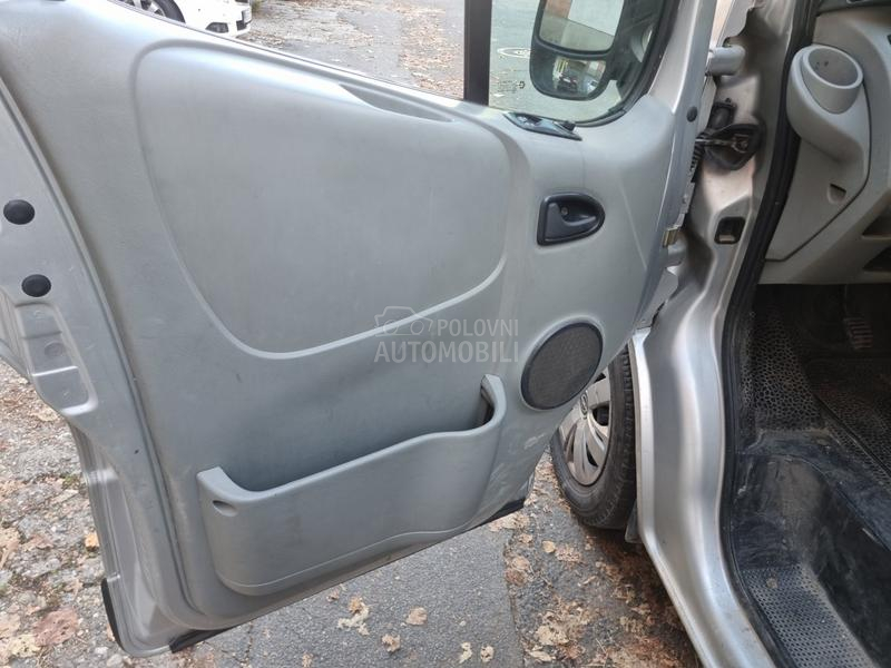 Opel Vivaro regg dobar