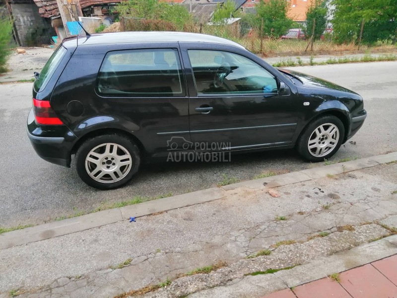 Volkswagen Golf 4 1,4 Dobar