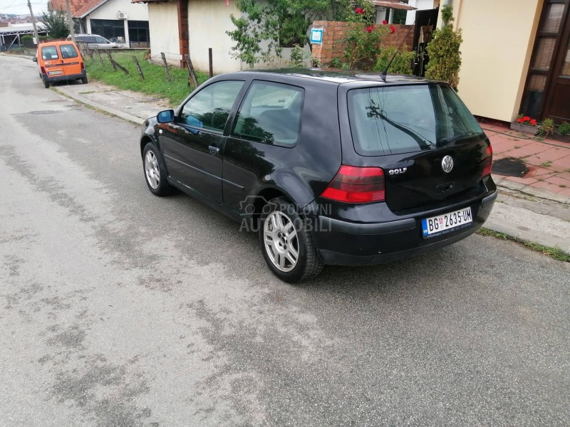 Volkswagen Golf 4 1,4 Dobar