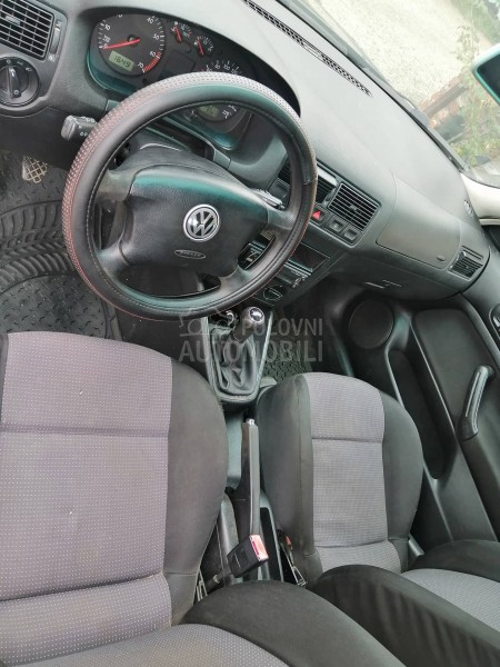 Volkswagen Golf 4 1,4 Dobar