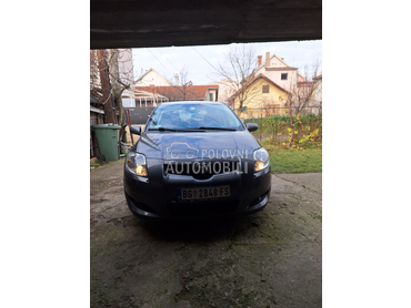 Toyota Auris 
