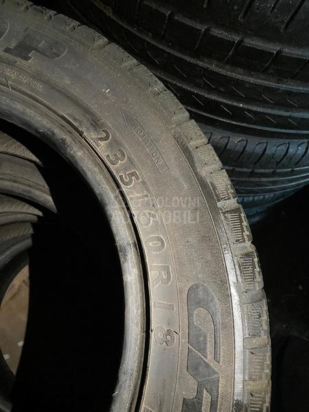 Dunlop 235/60 R18 Zimska