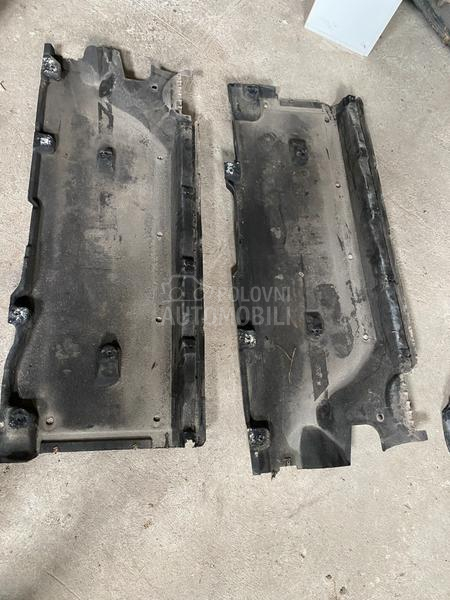 Audi Q3 8UB8UG 2015. god. -  kompletan auto u delovima