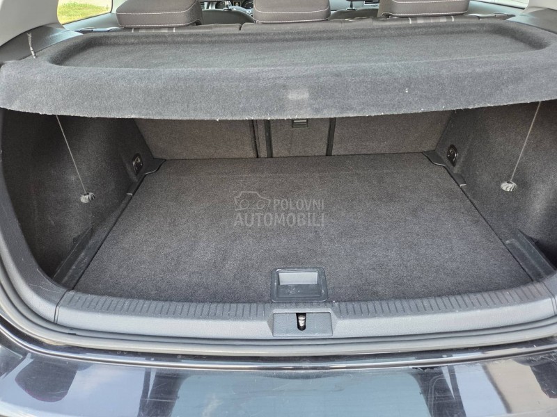 Volkswagen Golf 7 1. 2 tsi xenon led