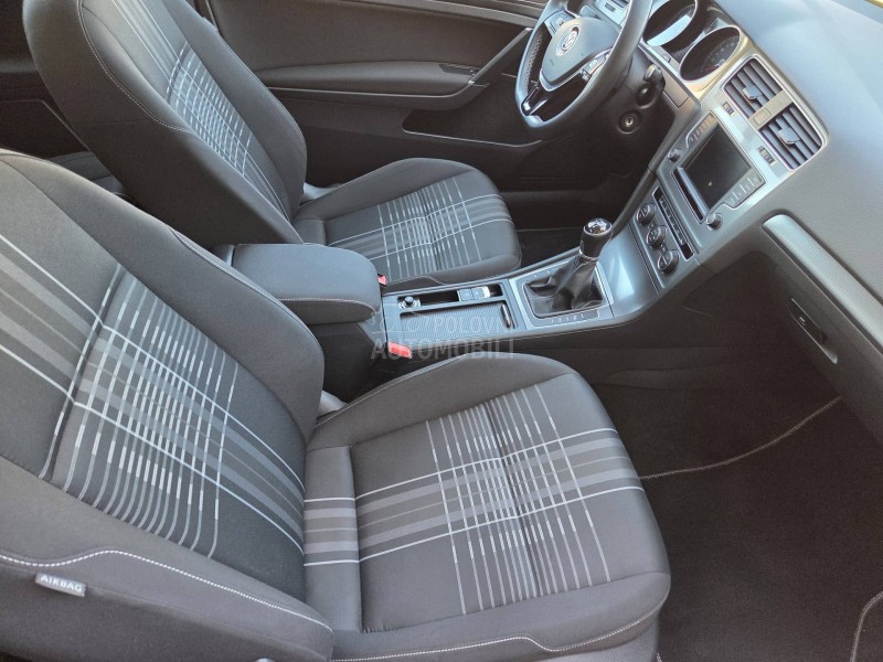 Volkswagen Golf 7 1. 2 tsi xenon led